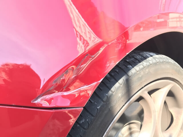 車のボディ損傷
